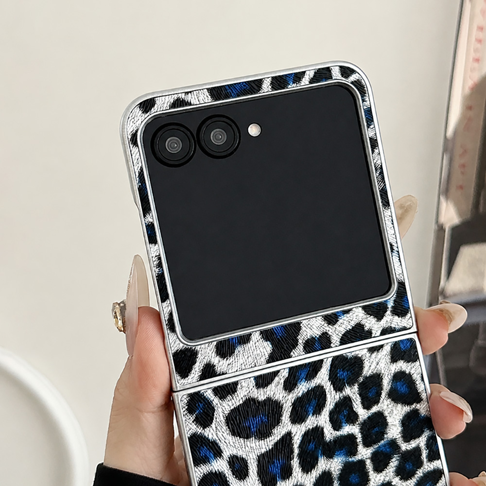 حافظة هاتف قابلة للطي بطبعة جل - مراجعة Travel Accessories Gadget وسعره
